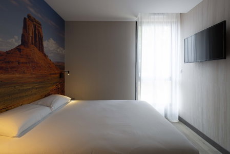 Break Hotel, Vierzon, France