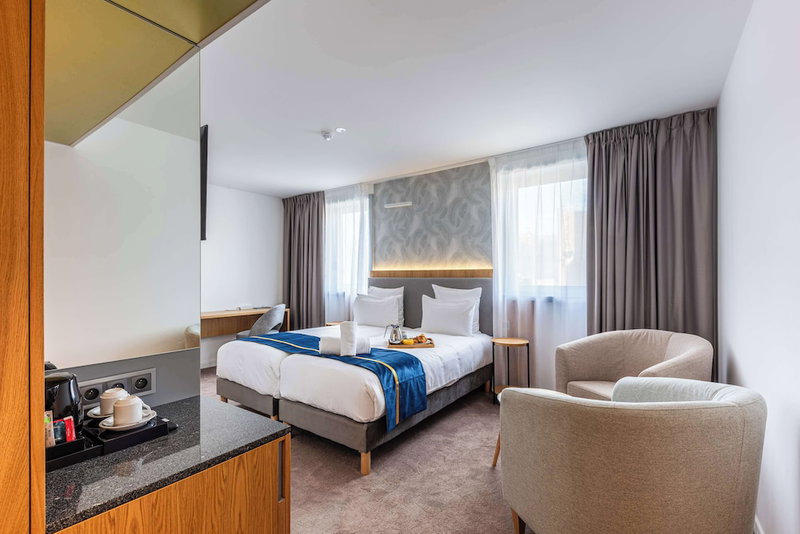 Brit Hotel Privilège Paris - Rosny, Rosny-sous-Bois, France