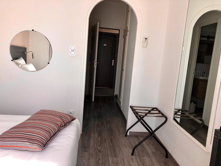 Hotel Saint Louis - Au Coeur des Remparts, Aigues-Mortes, France