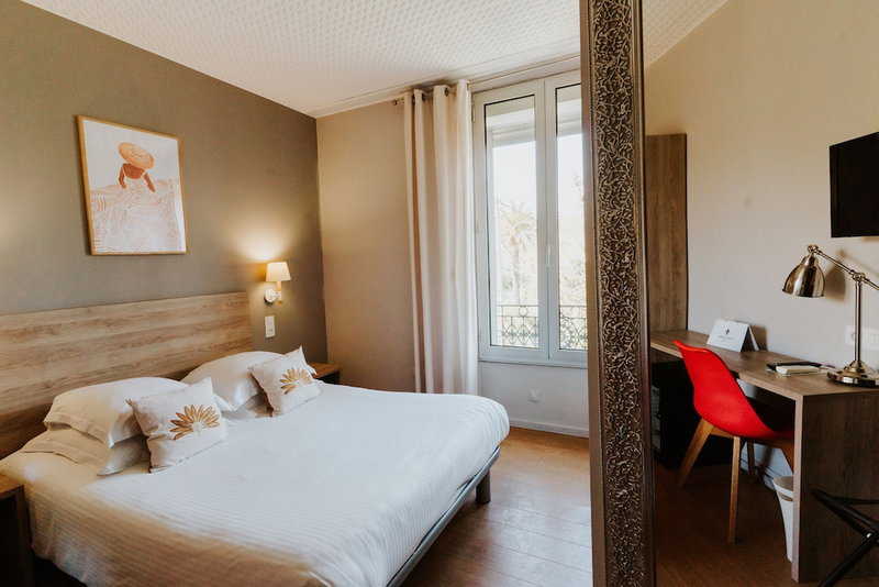 Hotel Le Petit Castel, Antibes, France