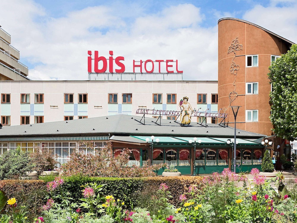 Hotel · ibis Saint-Étienne - La Terrasse, Saint-Etienne