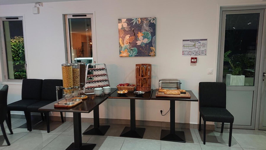 Kyriad Direct Bron Lyon Eurexpo, Bron, France