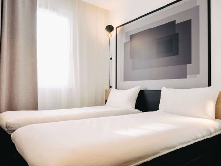 Ibis Rouen Centre Rive Droite Pasteur, Rouen, France