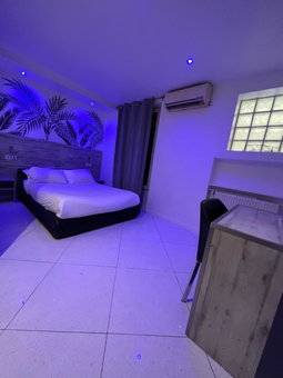 Modern's Hotel, Paris, France