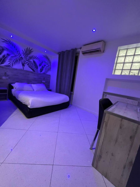 Modern's Hotel, Paris, France
