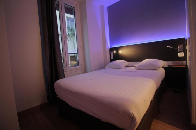Modern's Hotel, Paris, France