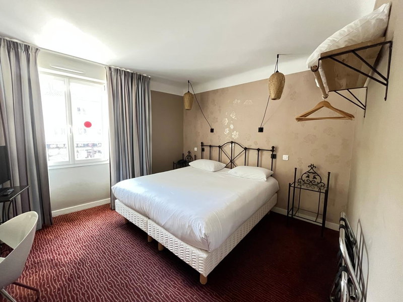 Grand Hôtel Niort Centre, Niort, France