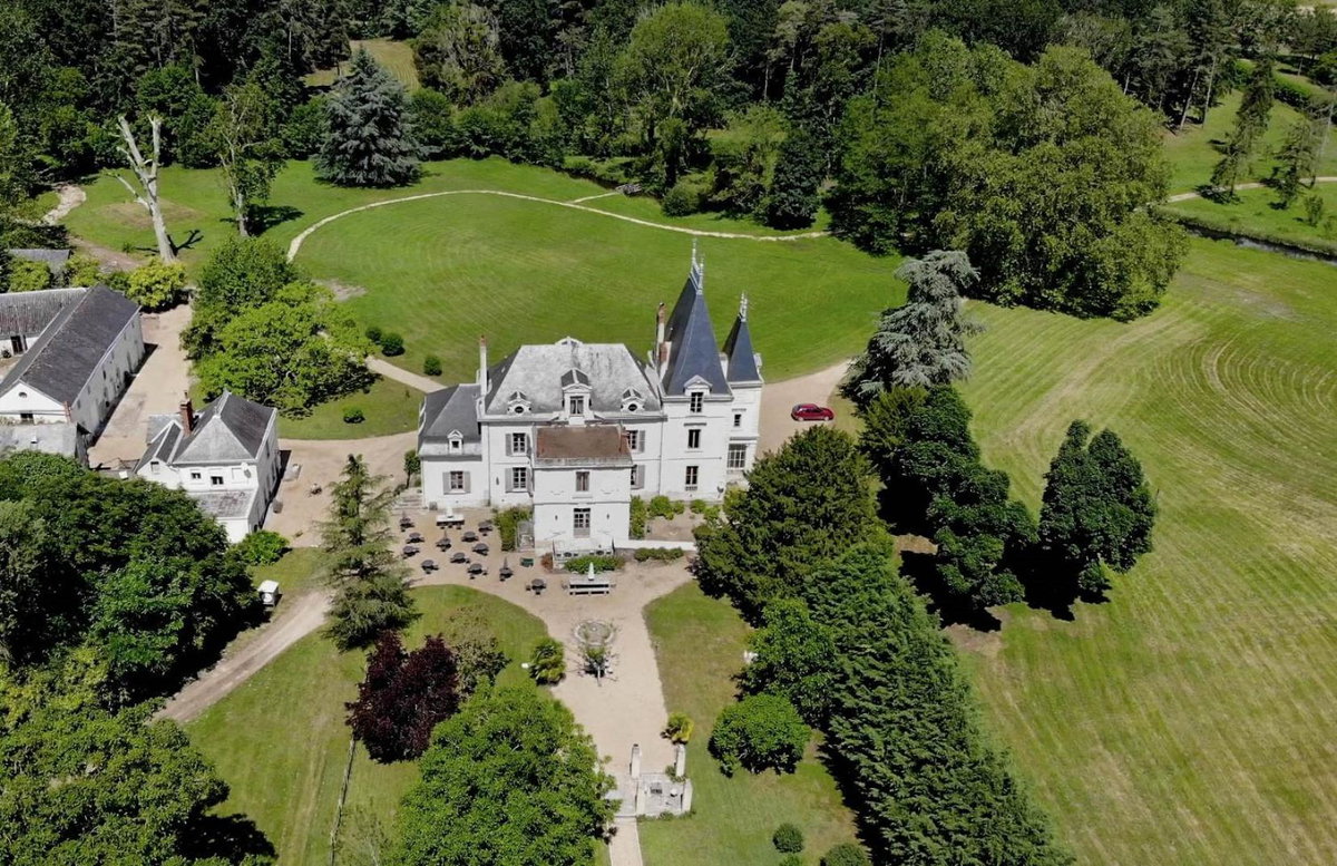 Hotel · Château De La Coutancière, Brain-sur-Allonnes