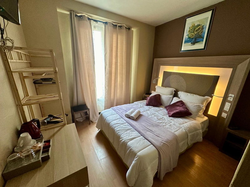 Hotel Victor Hugo, Clamart, France