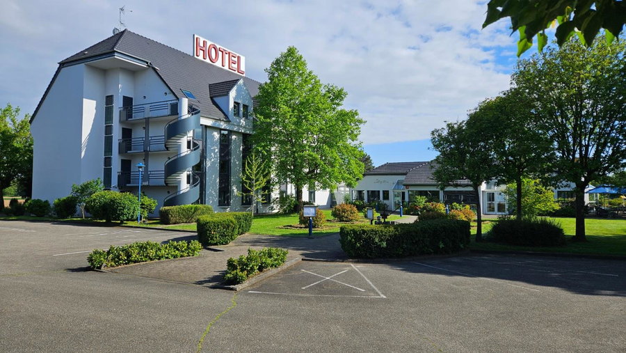 Hotel Restaurant La Tour Romaine - Haguenau - Strasbourg Nord, Schweighouse-sur-Moder, France