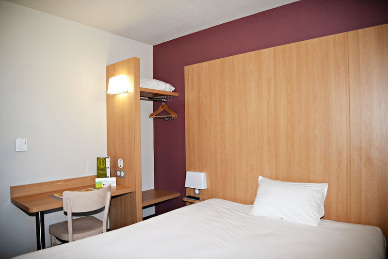B&B HOTEL Alès - Pôle Mécanique, Saint-Martin-de-Valgalgues, France