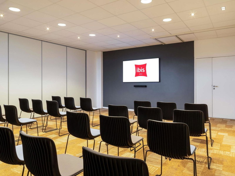 ibis Gonesse Le Bourget, Gonesse, France