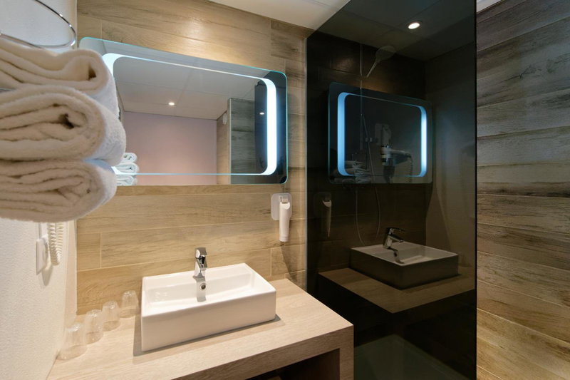 ibis Styles Chalon sur Saône, Chalon-sur-Saône, France