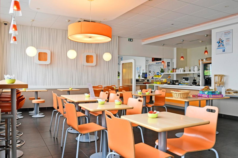 ibis budget Saint-Quentin Centre Gare, Saint-Quentin, France