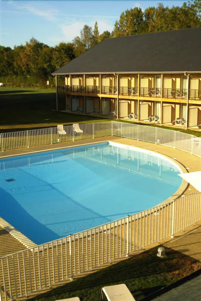 Adonis Honfleur, Equemauville, France