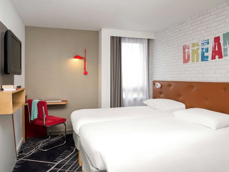 ibis Styles Chartres, Le Coudray, France