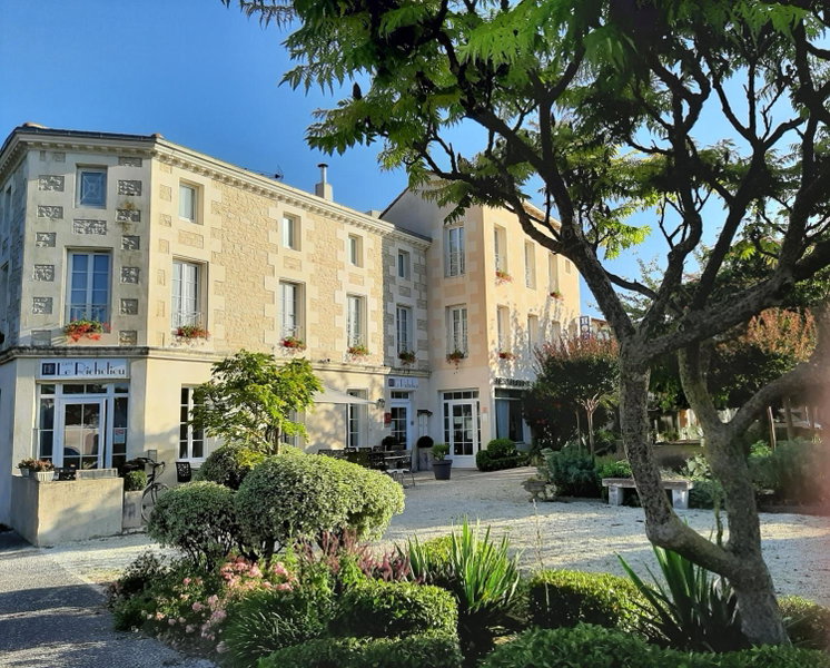 Logis Hotel Le Richelieu - Royan Atlantique, Saujon, France