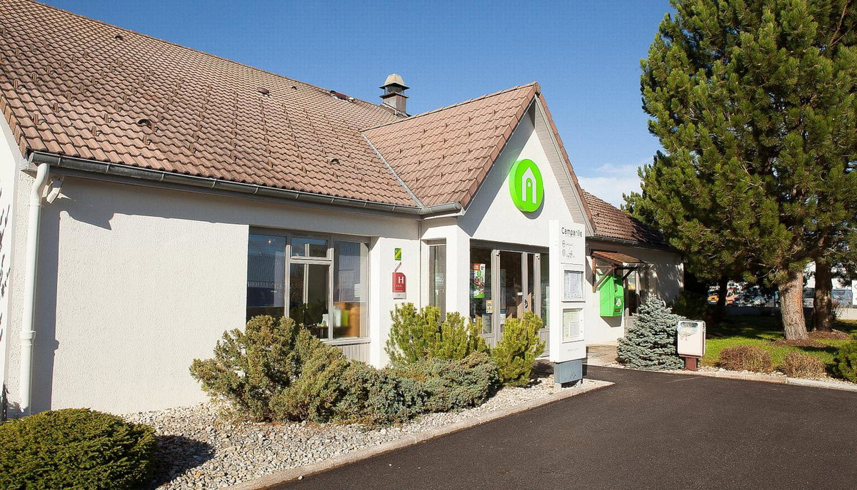 Hotel · Campanile Pontarlier, Pontarlier