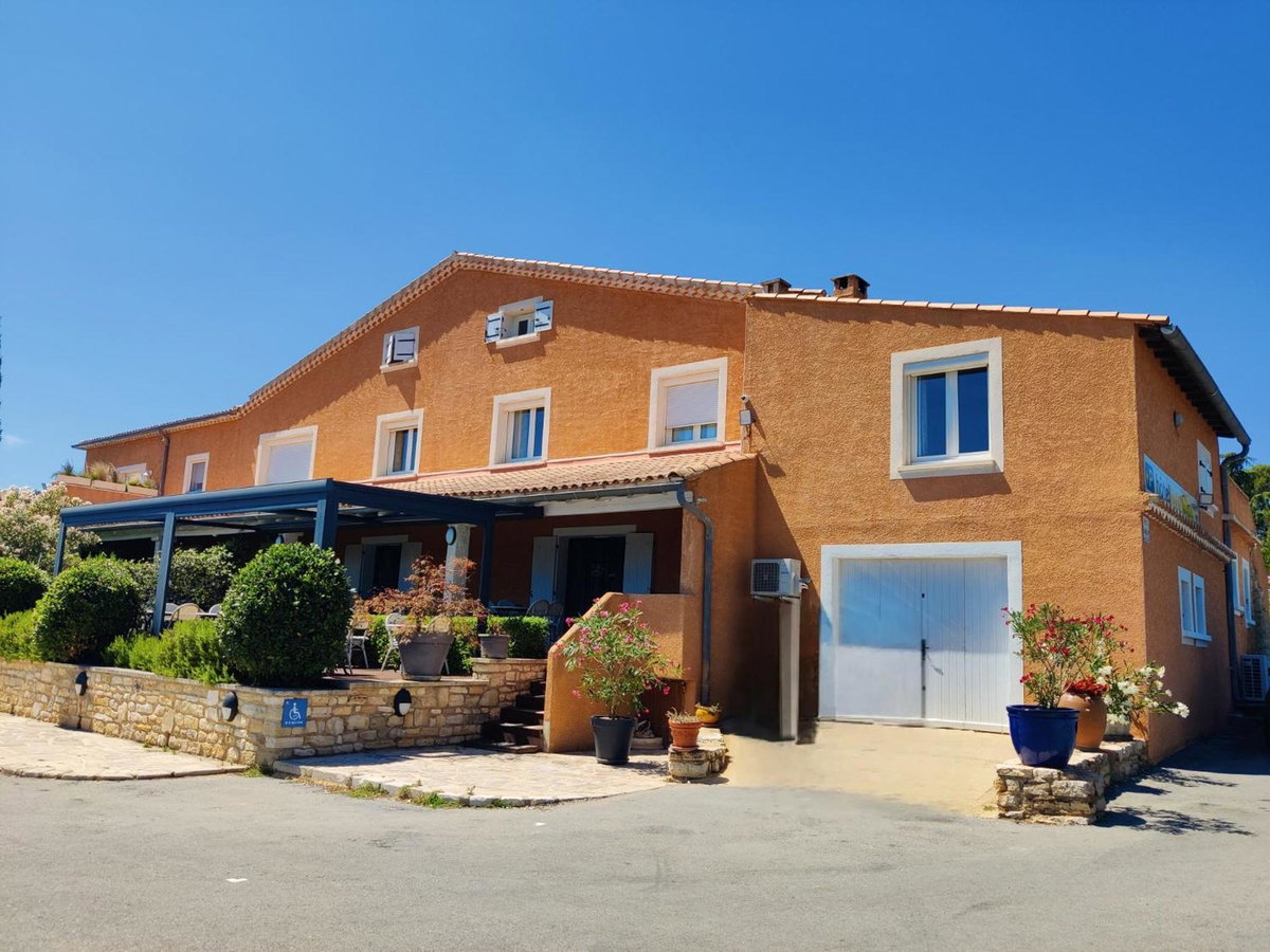 Hotel · Hôtel Le SAINT-GENIÈS, Uzès