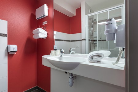 ACE Hôtel Chartres, Le Coudray, France
