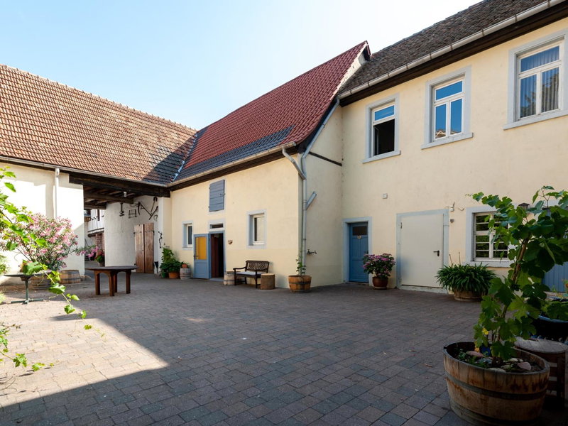 Gästezimmer im Weingut Wolf, Großkarlbach, Germany
