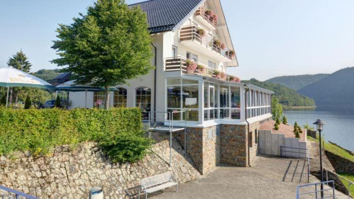 Garni Hotel Henn, Simmerath, Germany