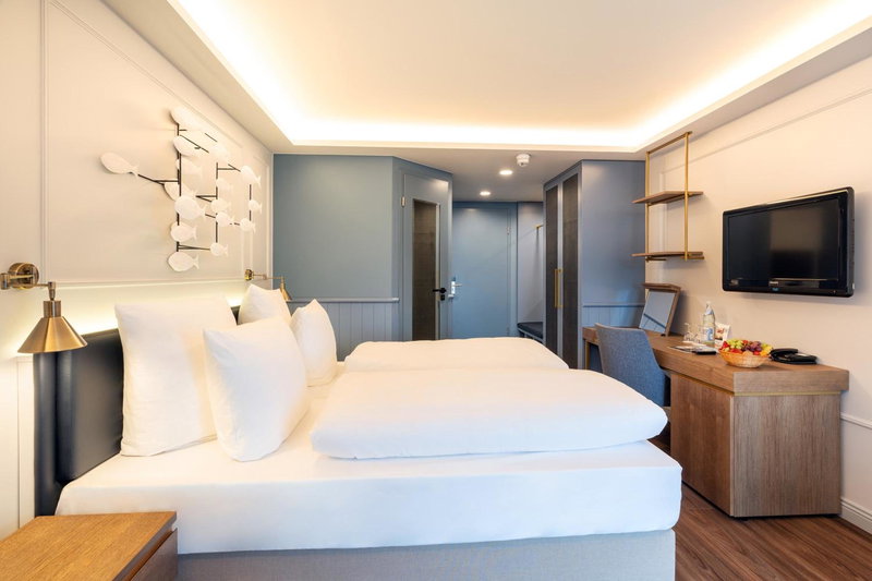 SEETELHOTEL Pommerscher Hof das Wellnesshotel im Herzen der Kaiserbäder mit direktem Zugang zur Wellnessoase Shehrazade, Heringsdorf, Germany