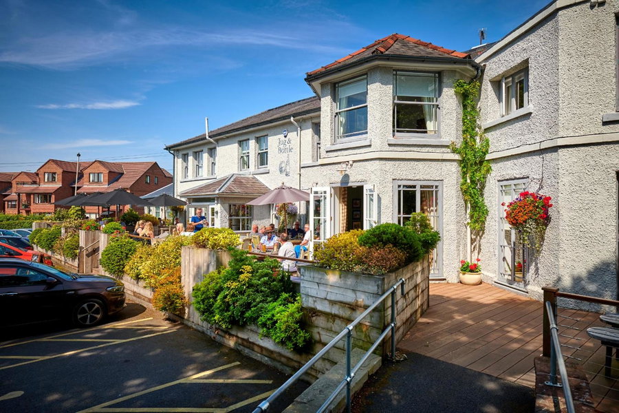 The Jug And Bottle, Heswall, United Kingdom