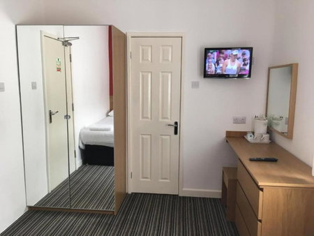 OYO Wave Crest Hotel, Blackpool, United Kingdom