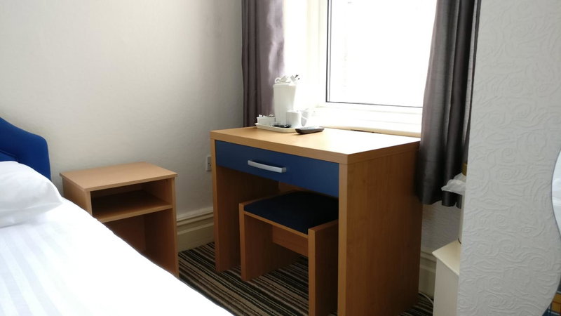 OYO Wave Crest Hotel, Blackpool, United Kingdom