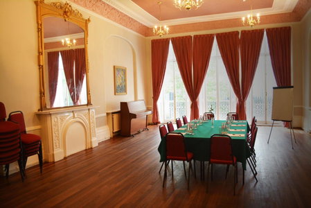 72qt, London, United Kingdom