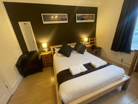Oakhurst Gatwick and holiday parking five pounds per day and transport between six am and eleven pm, Crawley, United Kingdom