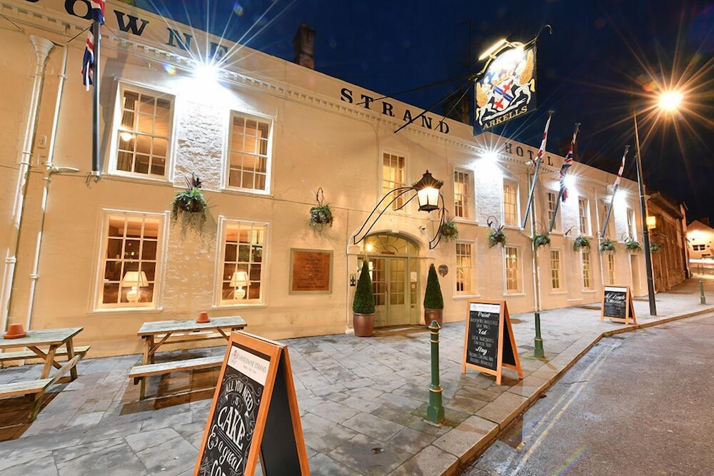 Hotel · The Lansdowne Hotel, Calne