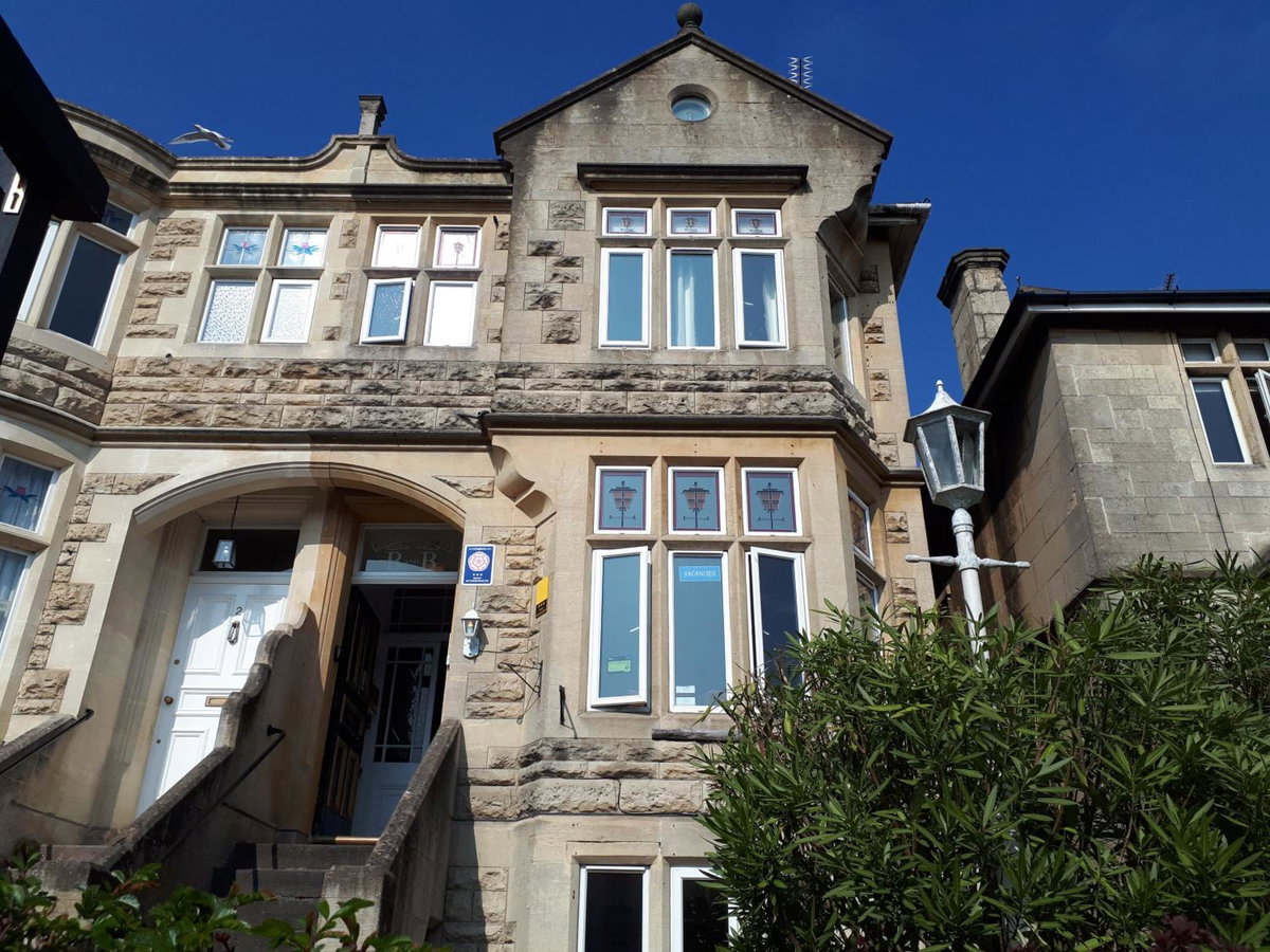 OYO No 3, United Kingdom