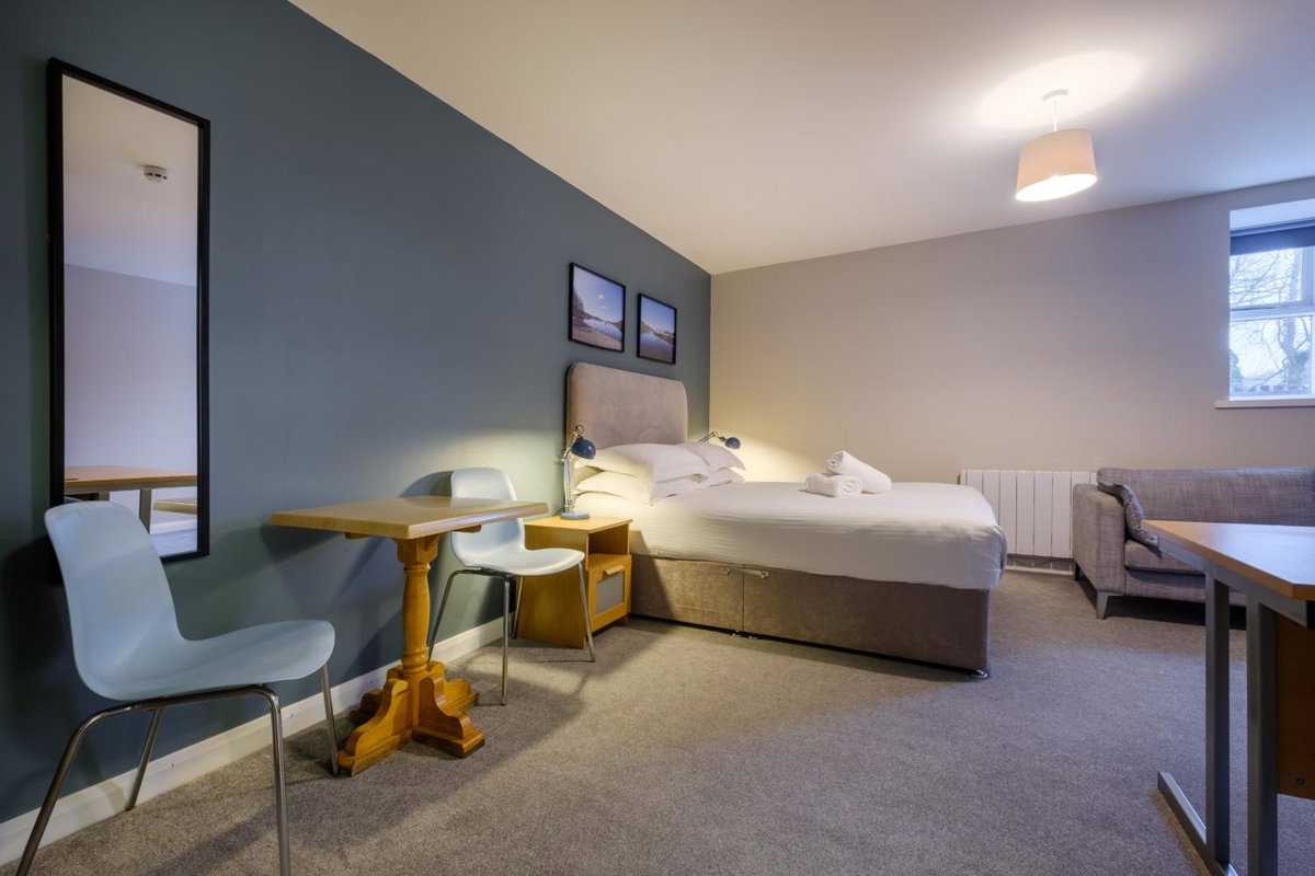 Hotel · Station Lodge - FREE off-site Health Club access with Pool, Sauna, Steam Room & Gym, Windermere