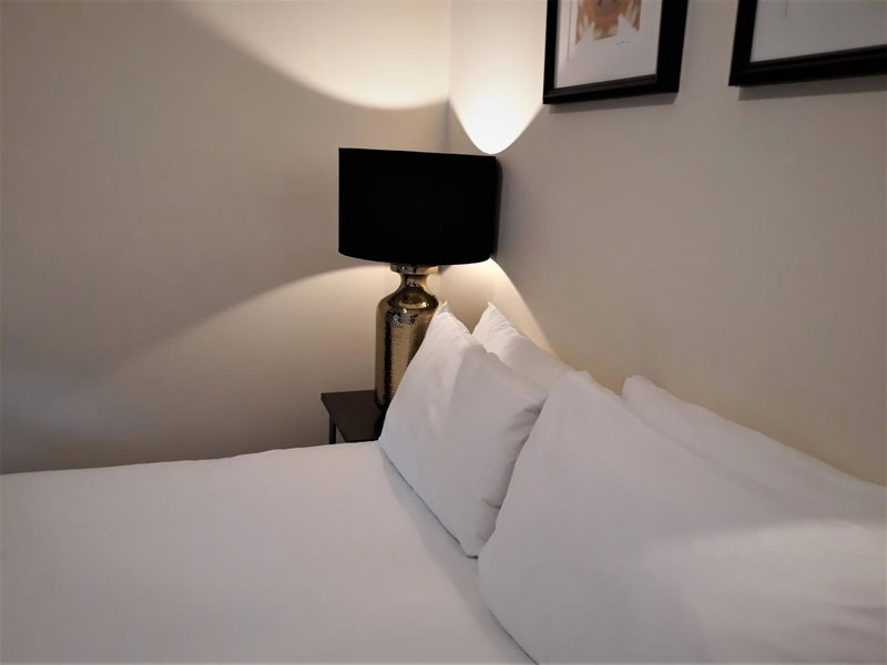 RIOSHOUSE George-Inn, Gerrards Cross, United Kingdom
