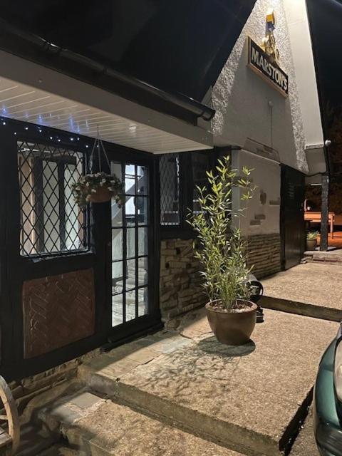 Chequers Country Inn, Vereinigtes Königreich