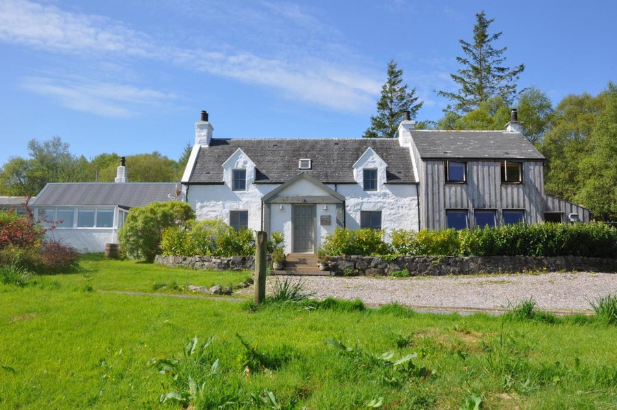 Old Kyle Farm - Stunning Views - 2 mins from Skye Bridge, Kyleakin, United Kingdom
