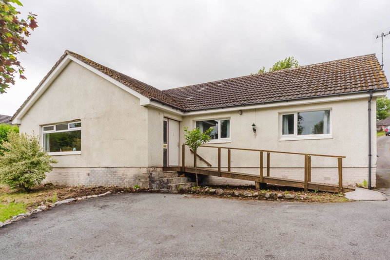 Old Kyle Farm - Stunning Views - 2 mins from Skye Bridge, Kyleakin, United Kingdom