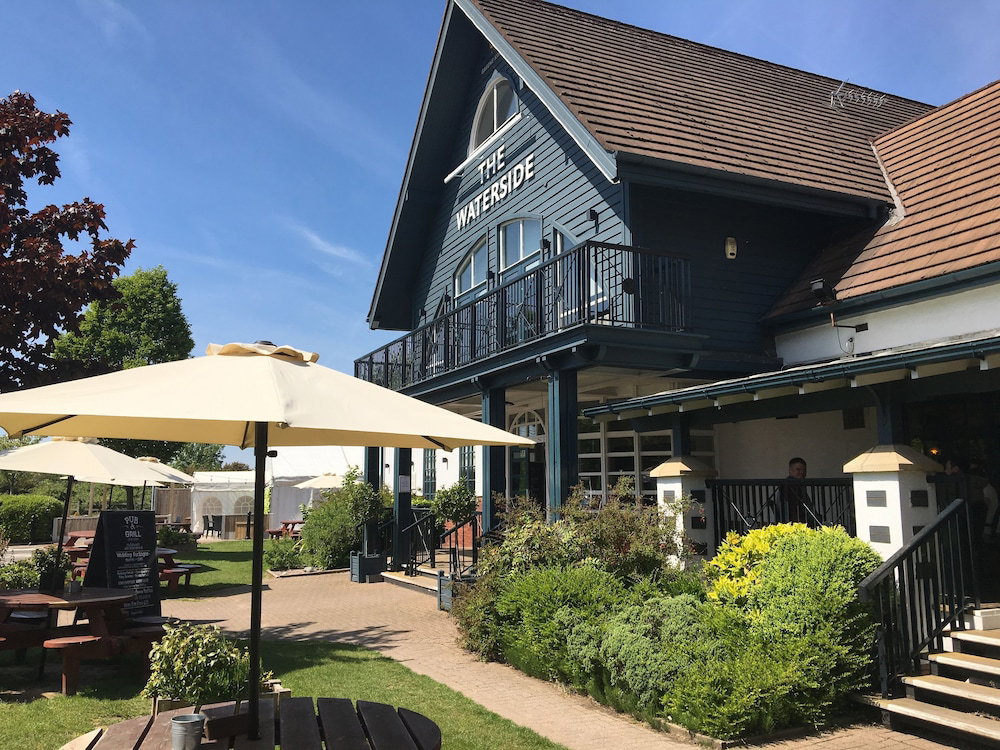 Hotel · Waterside By Greene King Inns, Warrington