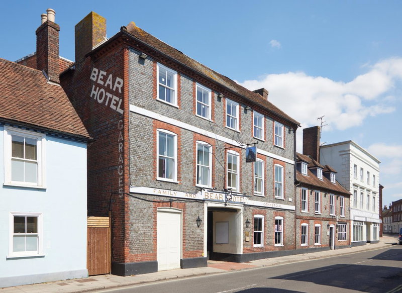 Bear Hotel by Greene King Inns, Havant, United Kingdom