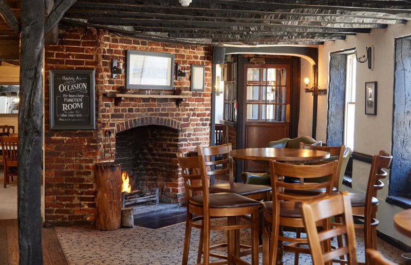 Bear Hotel by Greene King Inns, Havant, United Kingdom