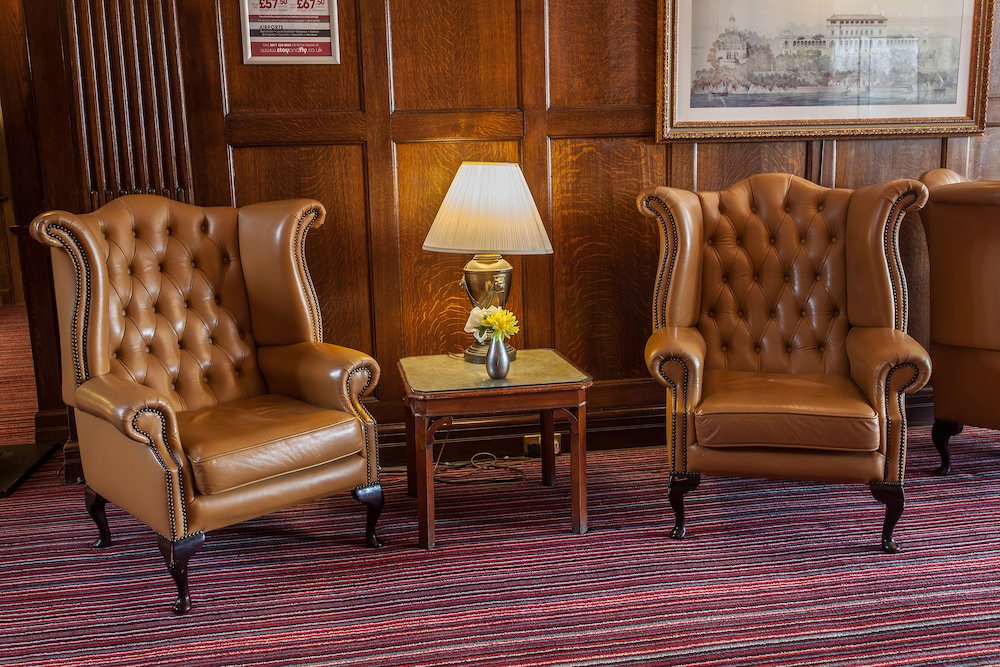 Hotel · Russ Hill Hotel, Horley