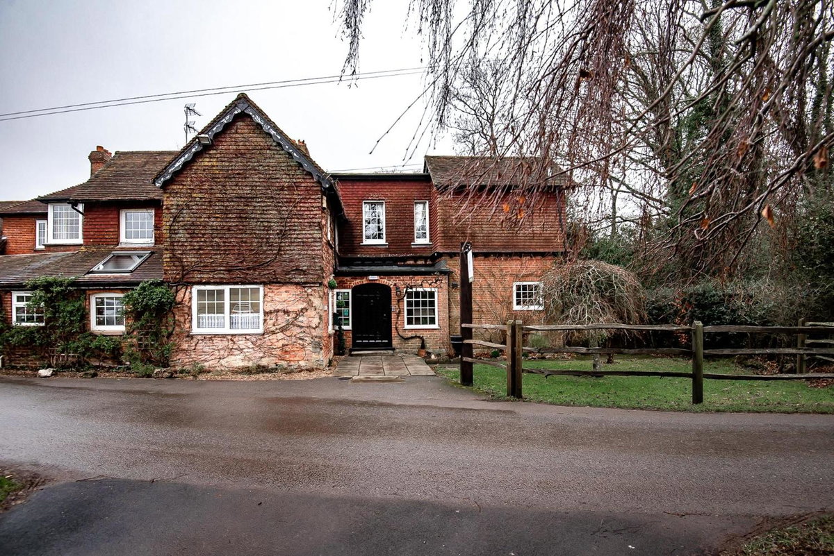 Trivelles Waterhall Country Gatwick Hotel & airport parking, United Kingdom