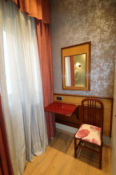 Hostal Hispano - Argentino Gran Vía, Madrid, Spain