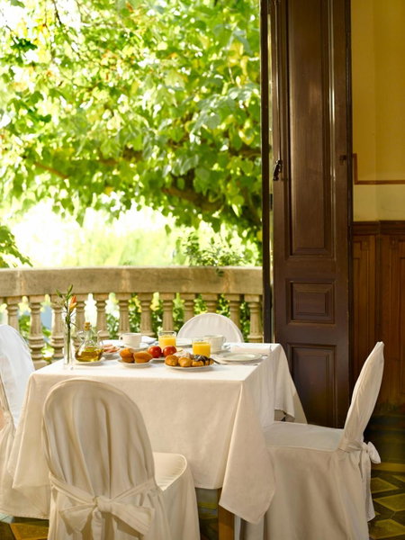 Hotel Rural y Apartamentos Villa Engracia, Espluga de Francolí, Spain