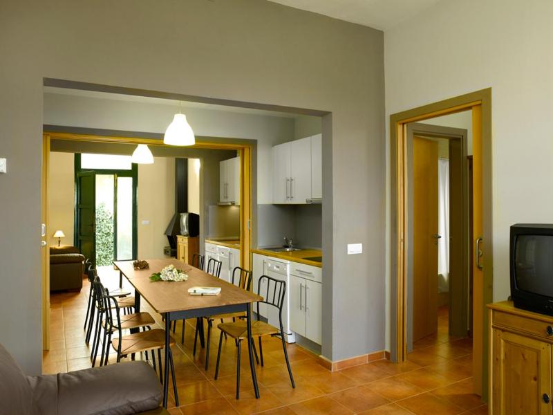 Hotel Rural y Apartamentos Villa Engracia, Espluga de Francolí, Spain