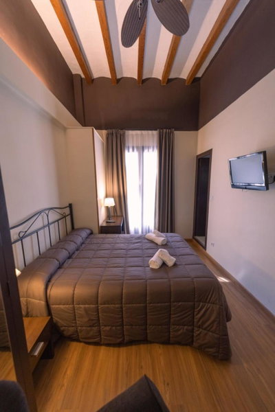 Hotel Rural y Apartamentos Villa Engracia, Espluga de Francolí, Spain