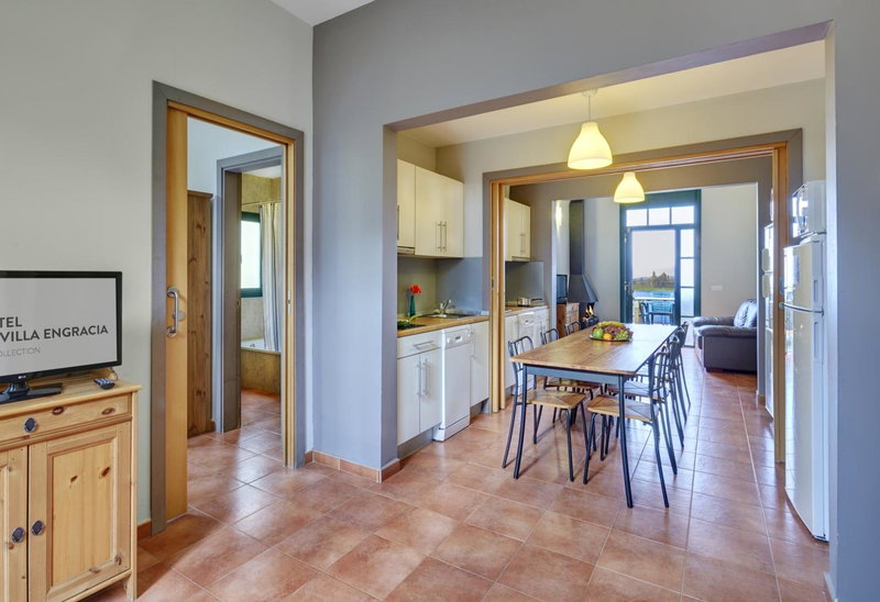 Hotel Rural y Apartamentos Villa Engracia, Espluga de Francolí, Spain