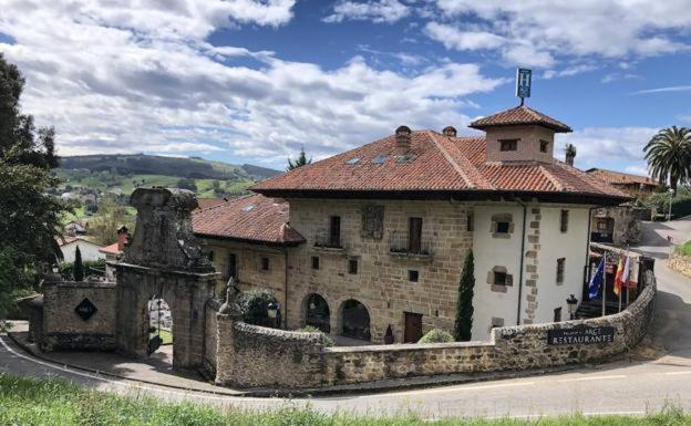 Palacio de Arce, Puente Arce, Spain